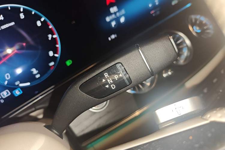 Used Mercedes-Benz E-Class 2022 Restyled E 260 L Sport Edition Gear Lever