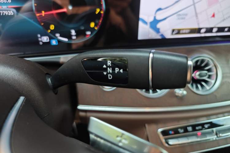 Used Mercedes-Benz E-Class 2022 Updated E 300 L Luxury Edition Gear Lever
