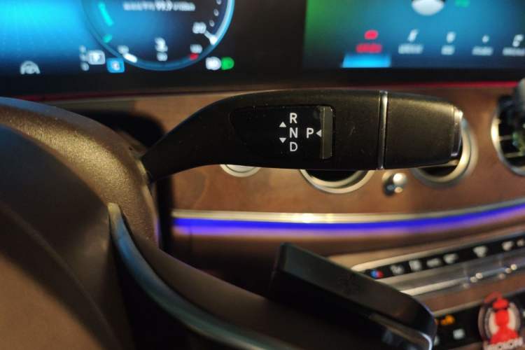 Used Mercedes-Benz E-Class 2022 E 300 L Premium Edition Gear Lever