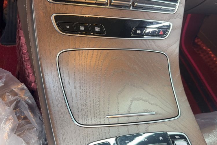 Used Mercedes-Benz E-Class 2022 Second Facelift E 300 L Fashion Edition Gear Lever
