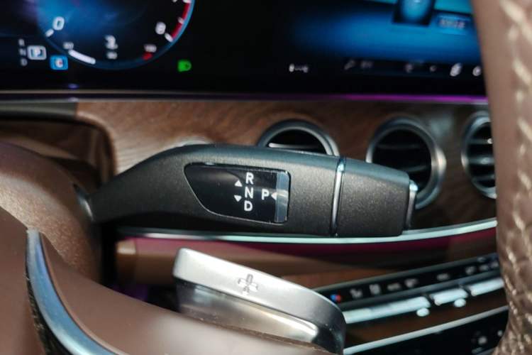 Used Mercedes-Benz E-Class 2022 Revised Version E 300 L Luxury Edition Gear Lever