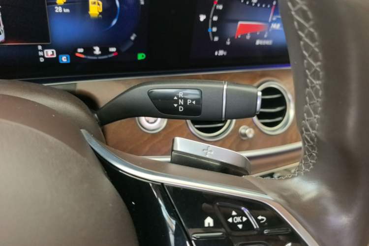 Used Mercedes-Benz E-Class 2022 Updated E 300 L Stylish Edition Gear Lever