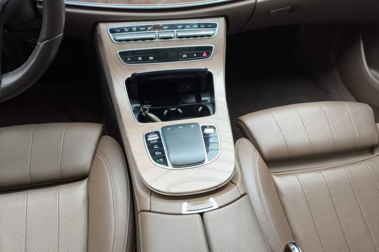 Used Mercedes-Benz E-Class 2022 Updated E 260 L Gear Lever