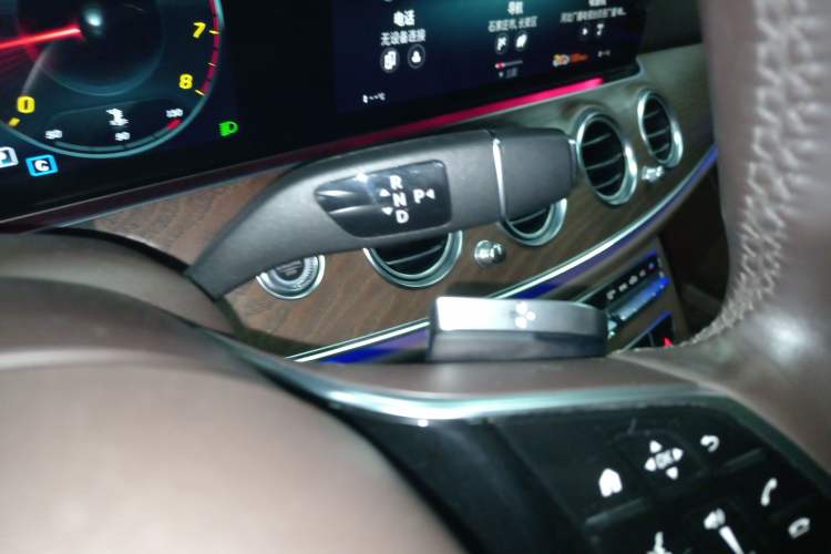 Used Mercedes-Benz E-Class 2022 Updated E 300 L Luxury Edition Gear Lever