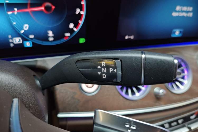 Used Mercedes-Benz E-Class 2022 Updated E 300 L Luxury Edition Gear Lever