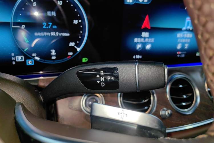 Used Mercedes-Benz E-Class 2022 Second Facelift E 300 L Luxury Edition Gear Lever