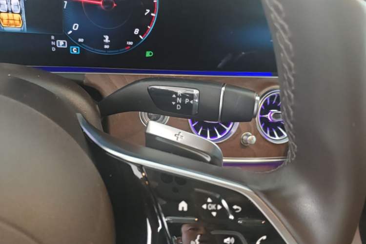 Used Mercedes-Benz E-Class 2022 Second Facelift E 300 L Luxury Edition Gear Lever