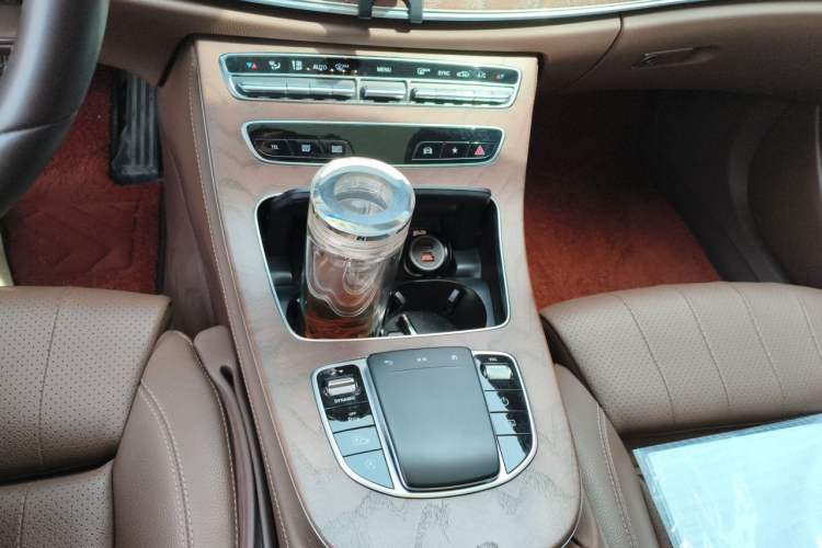 Used Mercedes-Benz E-Class 2022 Updated E 300 L Luxury Edition Gear Lever