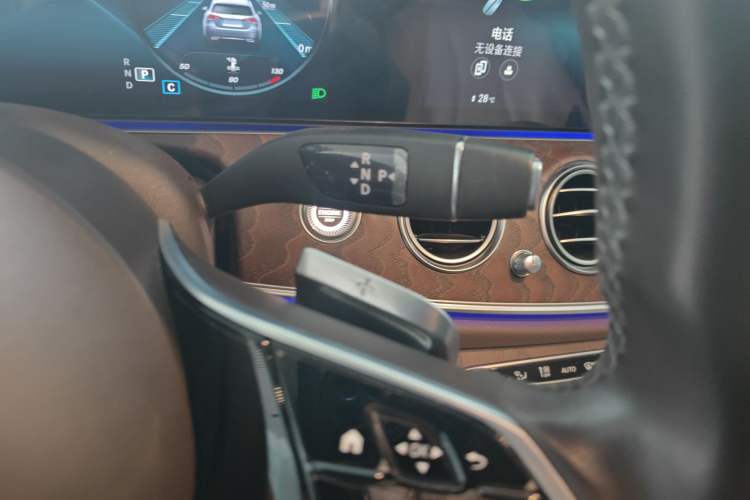 Used Mercedes-Benz E-Class 2022 Updated E 300 L Luxury Edition Gear Lever