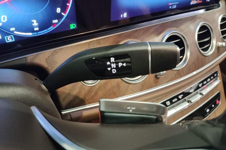 Used Mercedes-Benz E-Class 2022 Revised Version E 300 L Luxury Edition Gear Lever