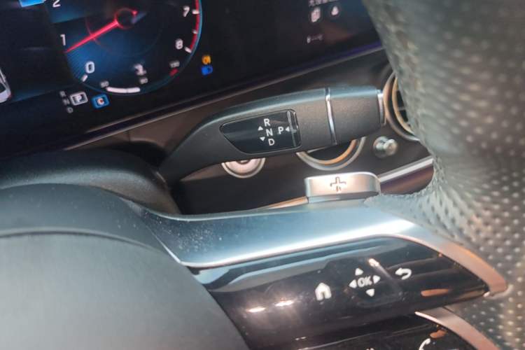 Used Mercedes-Benz E-Class 2022 Second Facelift E 300 L Sport Luxury Edition Gear Lever