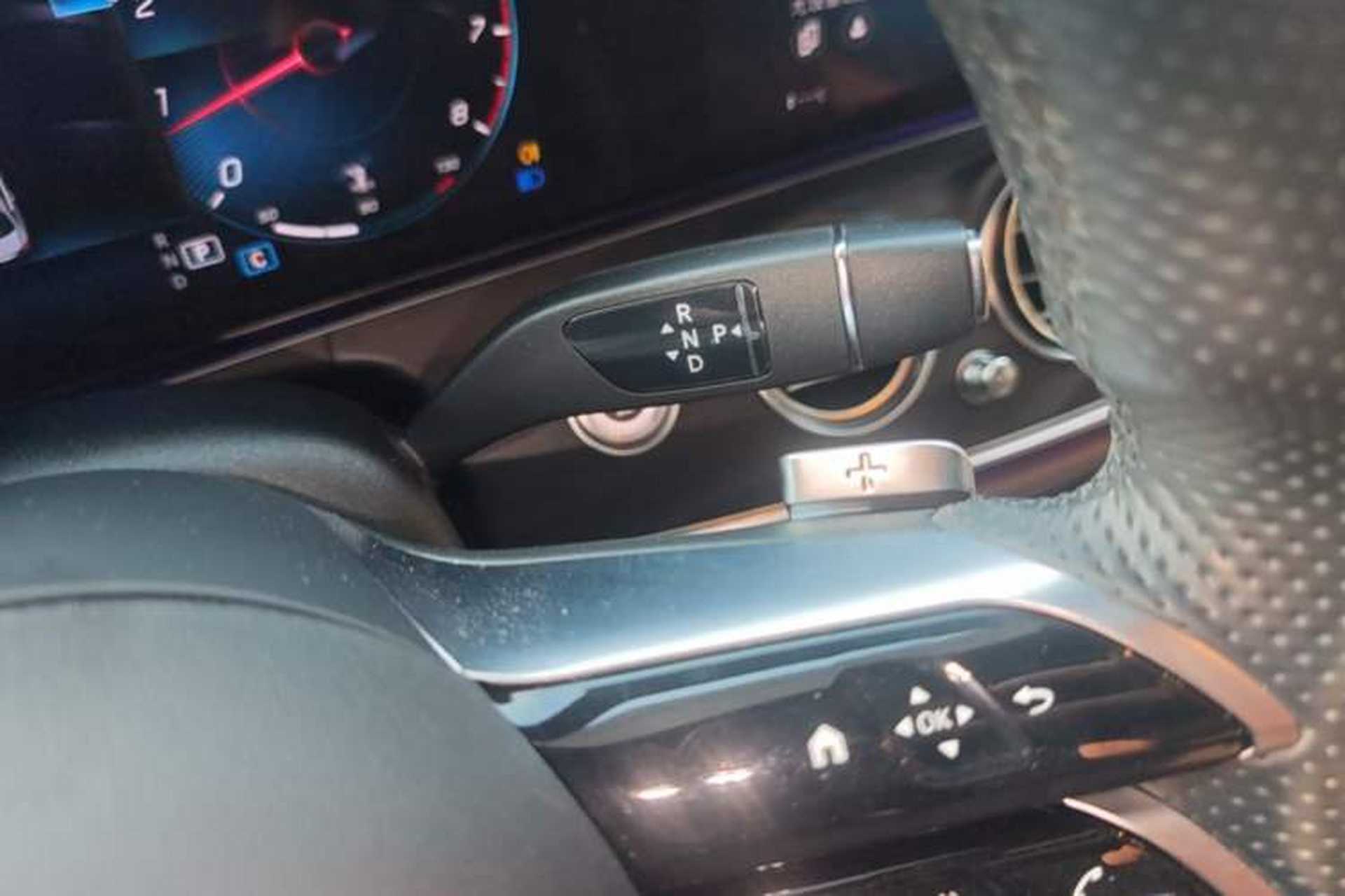 Used Mercedes-Benz E-Class 2022 Second Facelift E 300 L Sport Luxury Edition Gear Lever