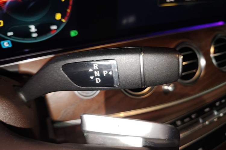 Used Mercedes-Benz E-Class 2022 Second Facelift E 300 L Fashion Edition Gear Lever