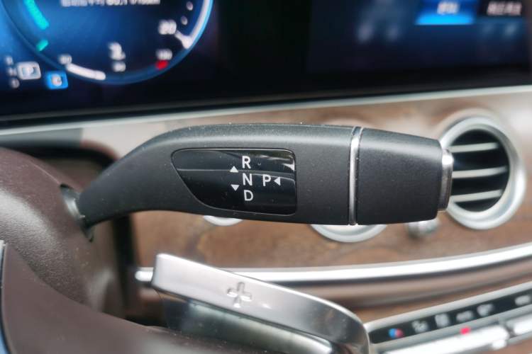 Used Mercedes-Benz E-Class 2022 Revised Version E 300 L Luxury Edition Gear Lever