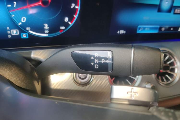 Used Mercedes-Benz E-Class 2022 Second Facelift E 300 L Sport Luxury Edition Gear Lever