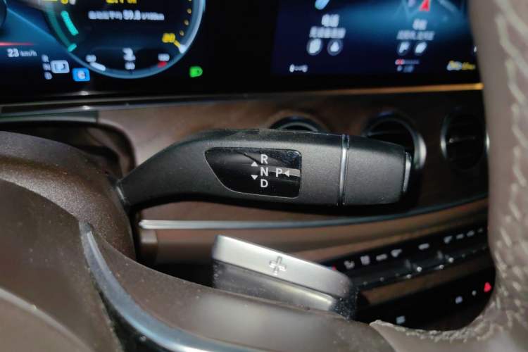 Used Mercedes-Benz E-Class 2022 Revised Version E 300 L Luxury Edition Gear Lever