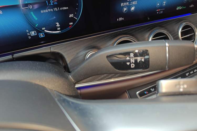 Used Mercedes-Benz E-Class 2022 Second Facelift E 300 L Sport Luxury Edition Gear Lever