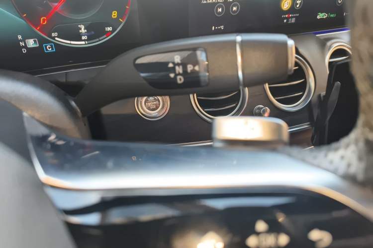 Used Mercedes-Benz E-Class 2022 Revised Version E 300 L Sport Luxury Edition Gear Lever