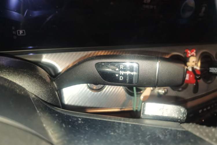 Used Mercedes-Benz E-Class 2022 Second Facelift E 300 L Sport Luxury Edition Gear Lever