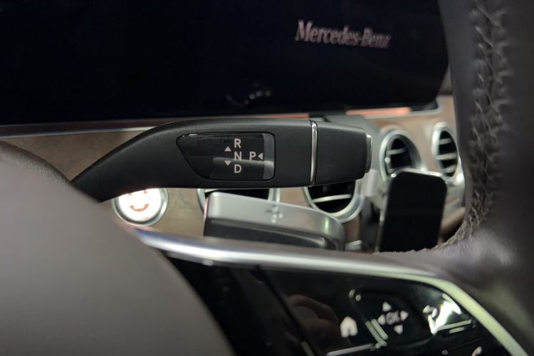 Used Mercedes-Benz E-Class 2022 Second Facelift E 300 L Luxury Edition Gear Lever