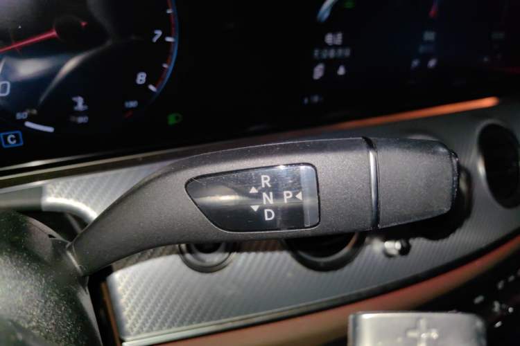 Used Mercedes-Benz E-Class 2022 Second Facelift E 300 L Sporty and Stylish Edition Gear Lever