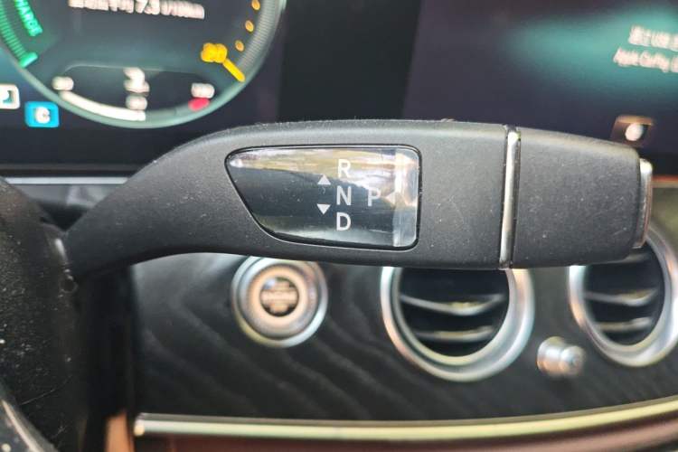 Used Mercedes-Benz E-Class 2022 E 260 Stylish Sports Edition Gear Lever