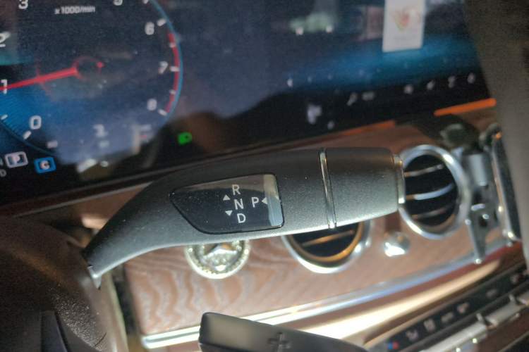 Used Mercedes-Benz E-Class 2022 Second Facelift E 260 L Gear Lever