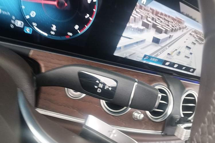 Used Mercedes-Benz E-Class 2022 Updated E 260 L Gear Lever