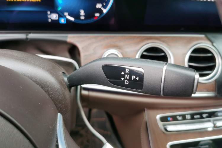Used Mercedes-Benz E-Class 2022 Revised Version E 300 L Fashion Edition Gear Lever