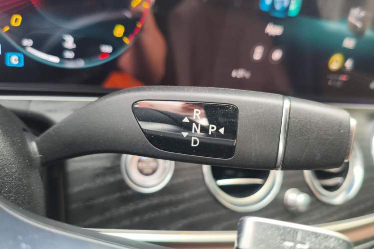 Used Mercedes-Benz E-Class 2022 Revised E 300 L Sport Luxury Edition Gear Lever