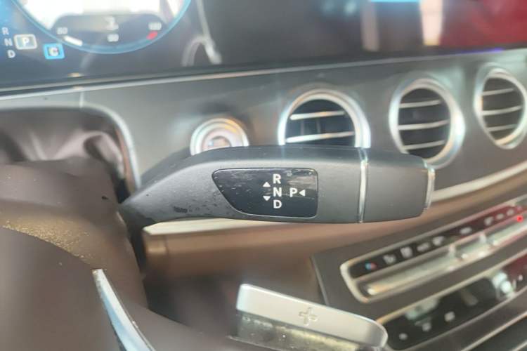 Used Mercedes-Benz E-Class 2022 Second Facelift E 300 L Fashion Edition Gear Lever