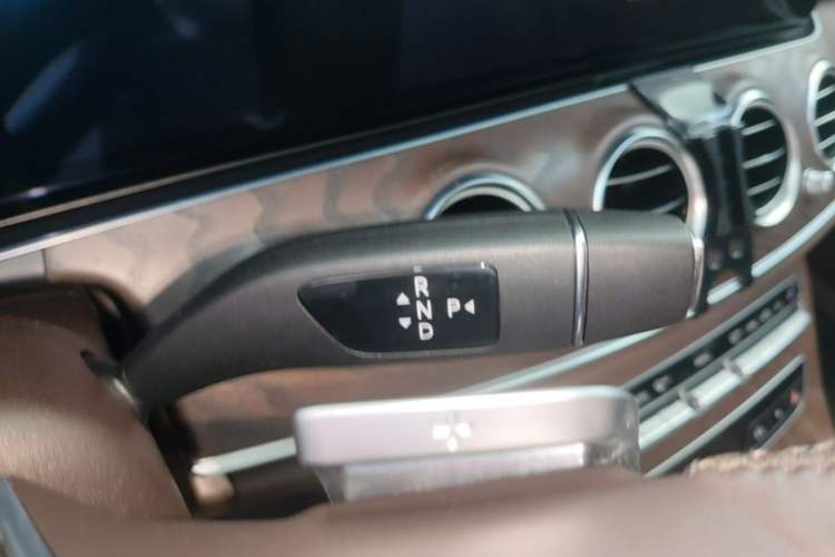 Used Mercedes-Benz E-Class 2022 Updated E 260 L Gear Lever