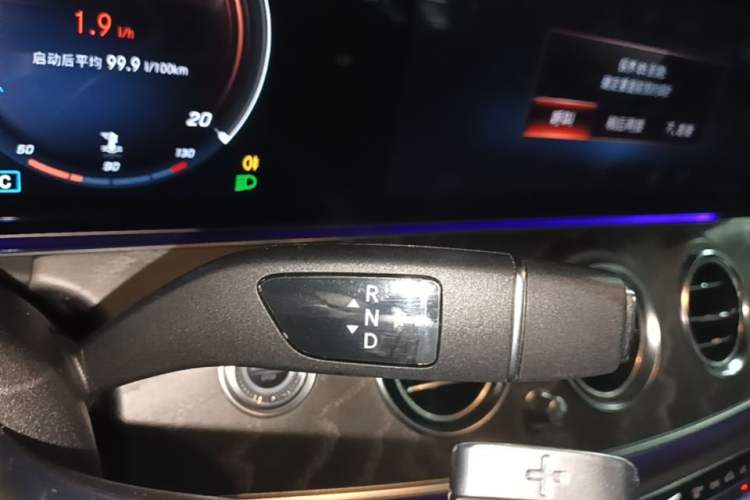 Used Mercedes-Benz E-Class 2022 E 300 L Sporty and Stylish Model Gear Lever