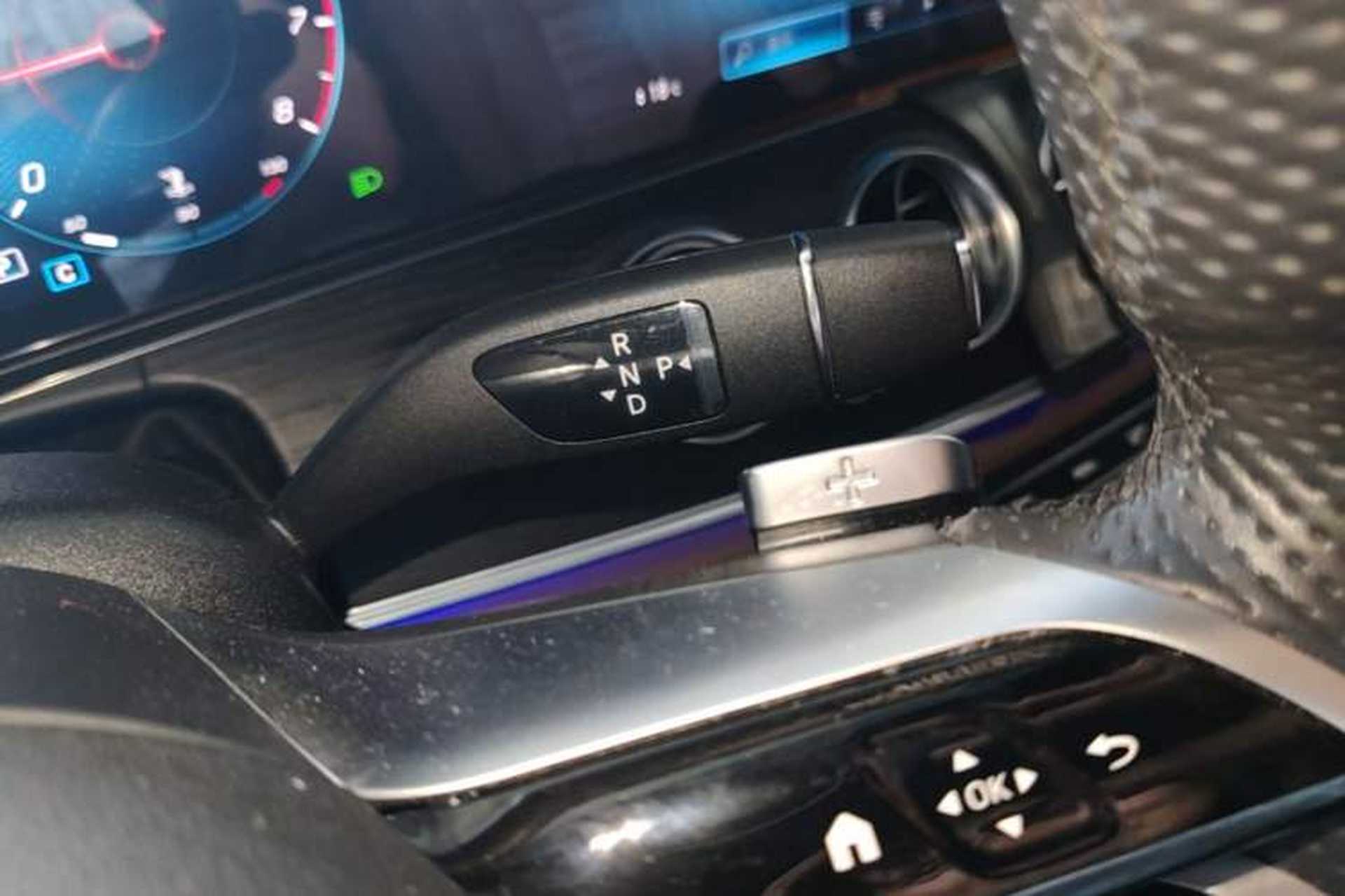 Used Mercedes-Benz E-Class 2022 Second Facelift E 300 L Sport Luxury Edition Gear Lever