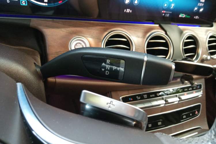 Used Mercedes-Benz E-Class 2022 Revised Version E 300 L Fashion Edition Gear Lever