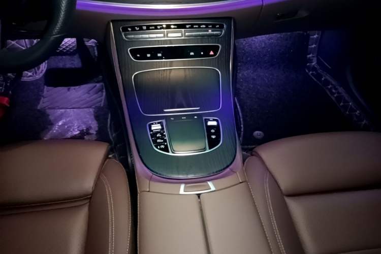 Used Mercedes-Benz E-Class 2022 Second Facelift E 300 L Sport Luxury Edition Gear Lever