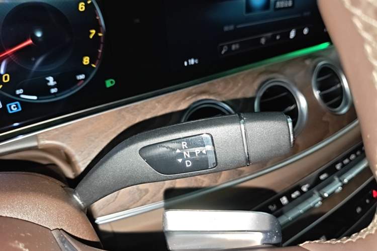 Used Mercedes-Benz E-Class 2022 Revised Version E 300 L Luxury Edition Gear Lever