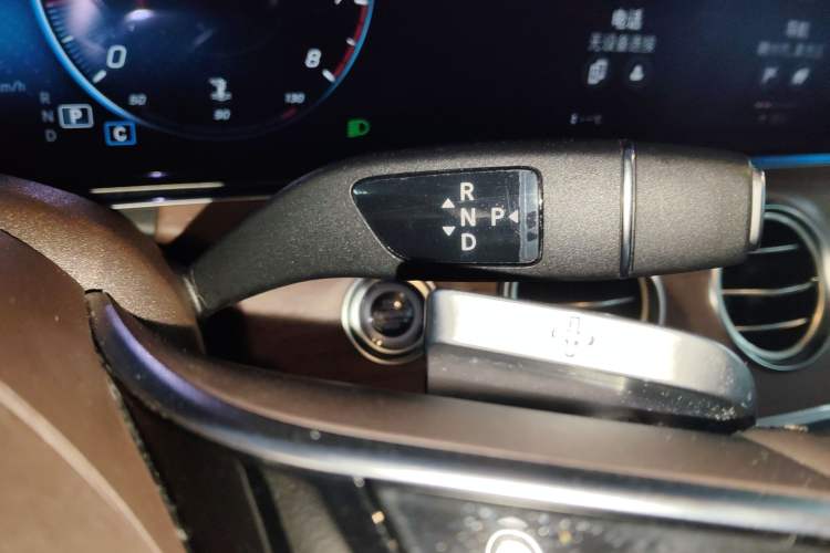 Used Mercedes-Benz E-Class 2022 Second Facelift E 300 L Fashion Edition Gear Lever