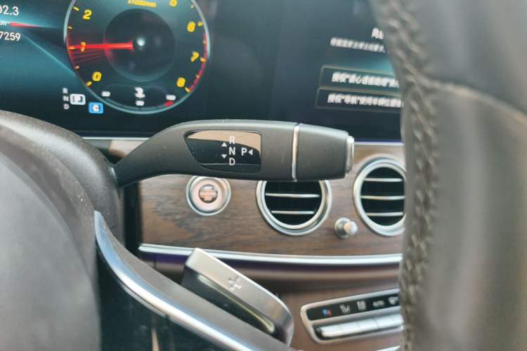 Used Mercedes-Benz E-Class 2022 Second Facelift E 300 L Fashion Edition Gear Lever