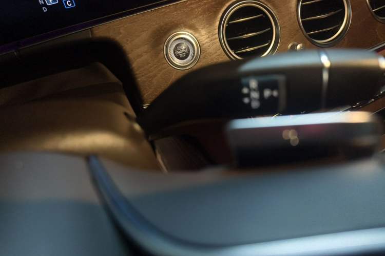 Used Mercedes-Benz E-Class 2022 Updated E 300 L Stylish Edition Gear Lever