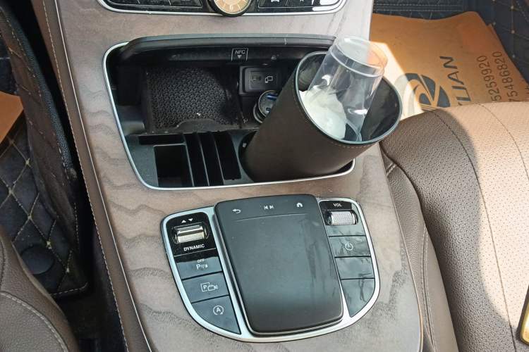 Used Mercedes-Benz E-Class 2022 Updated E 300 L Stylish Edition Gear Lever