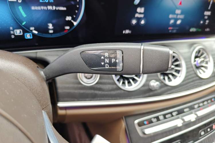 Used Mercedes-Benz E-Class 2022 Second Facelift E 300 L Luxury Edition Gear Lever