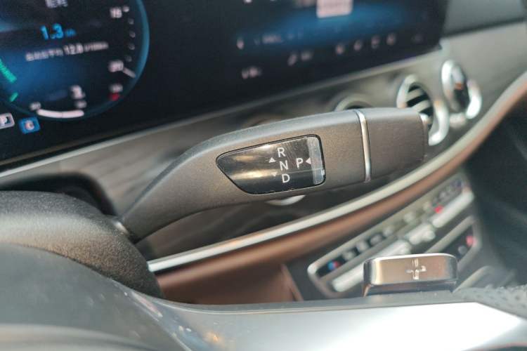 Used Mercedes-Benz E-Class 2022 Second Facelift E 300 L Sport Prestige Edition Gear Lever