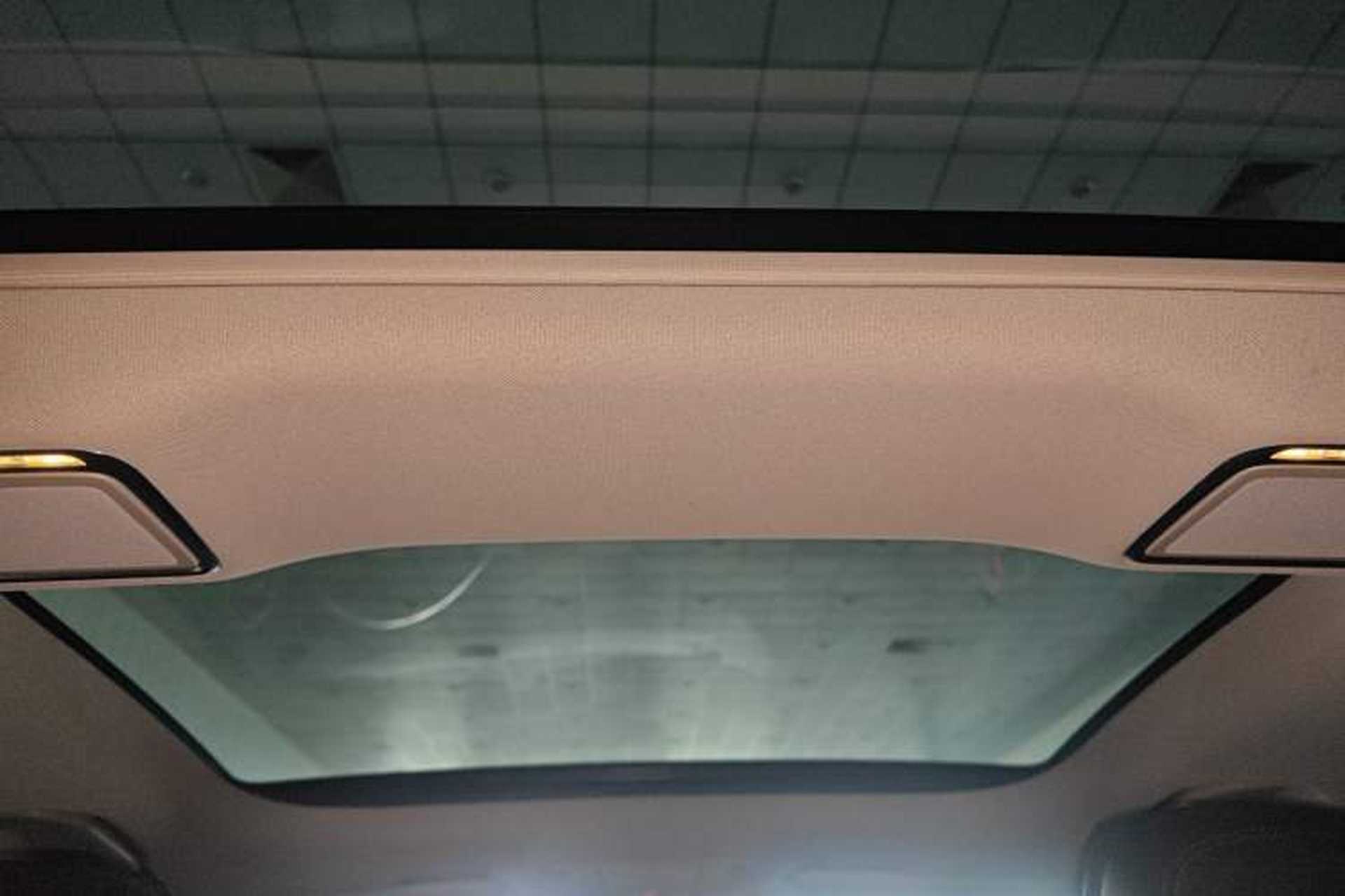 Used Mercedes-Benz E-Class 2022 Second Facelift E 300 L Fashion Edition Headliner