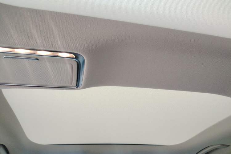 Used Mercedes-Benz E-Class 2022 Updated E 300 L Luxury Edition Headliner