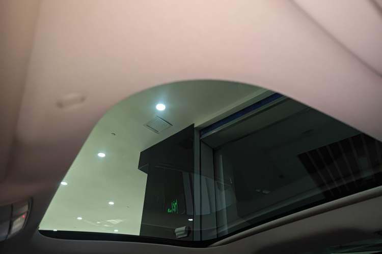 Used Mercedes-Benz E-Class 2022 Updated E 300 L Luxury Edition Headliner