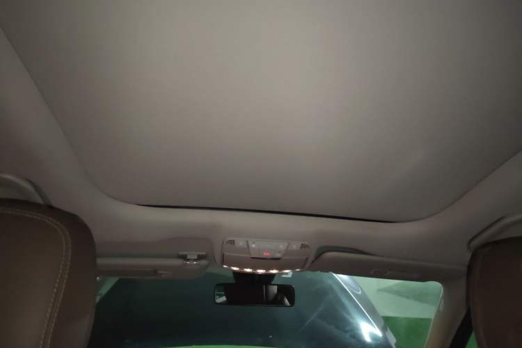 Used Mercedes-Benz E-Class 2022 Updated E 300 L Stylish Edition Headliner