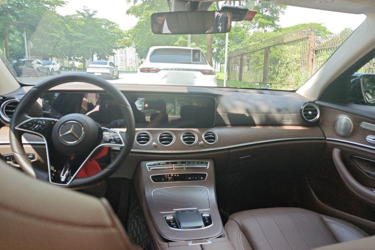 Used Mercedes-Benz E-Class 2022 Revised Version E 300 L Luxury Edition Headliner