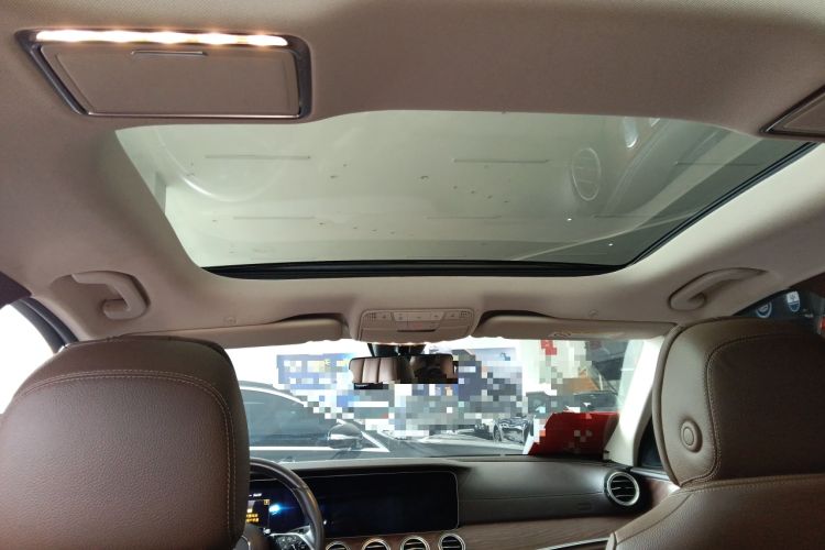 Used Mercedes-Benz E-Class 2022 Second Facelift E 300 L Luxury Edition Headliner