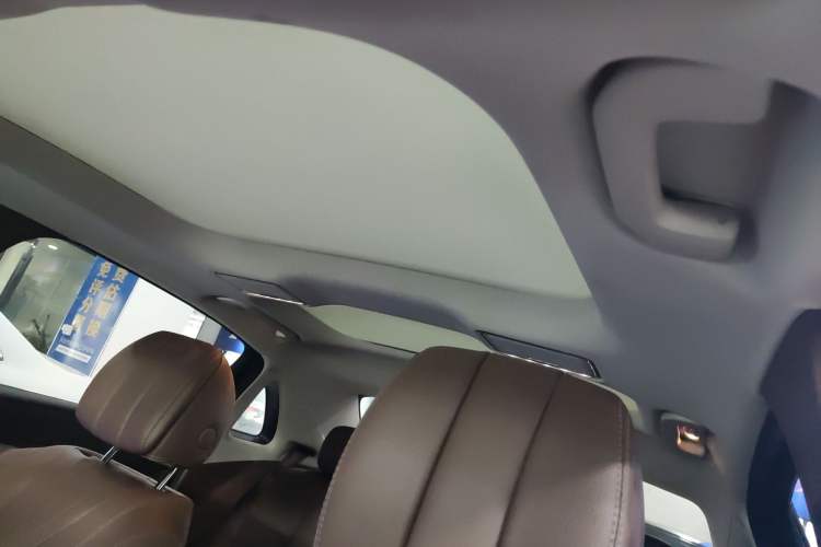 Used Mercedes-Benz E-Class 2022 Second Facelift E 300 L Fashion Edition Headliner